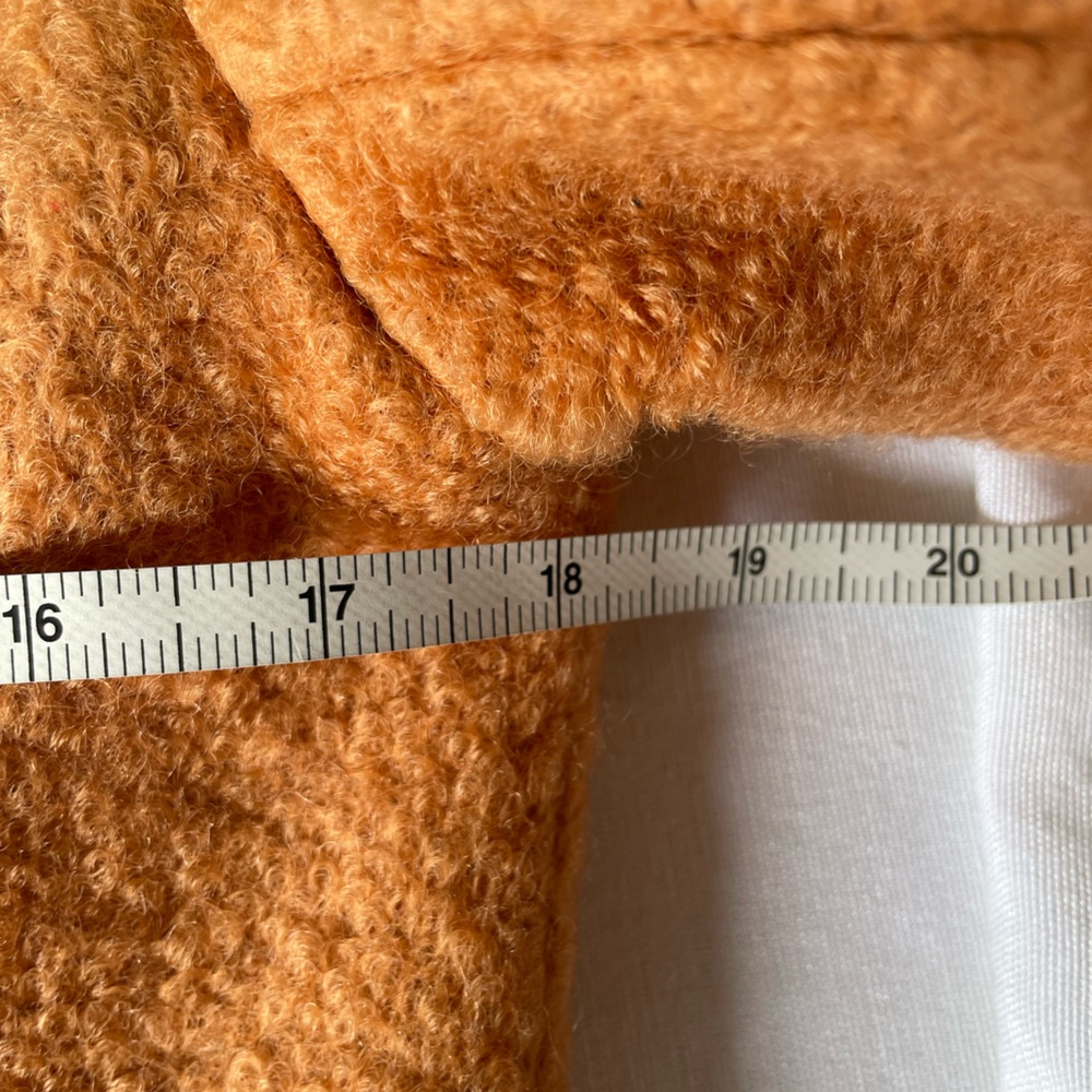 Vintage | Elegant Dress Coat with Black Fur Accents - Picture 14 of 15